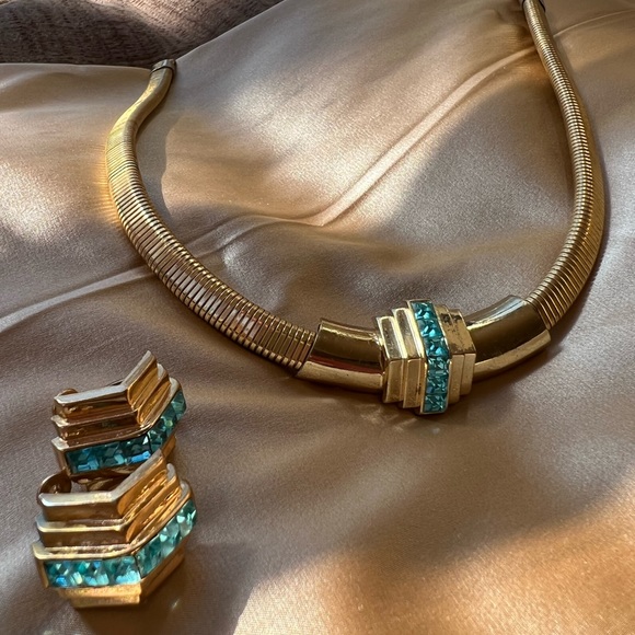 Meet your Posher, Zee - Picture 14 of 16